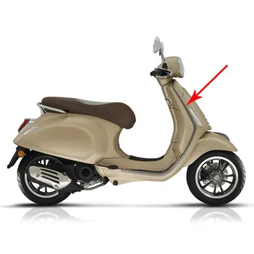 sierstrip Piaggio origineel beenschild rechtsboven antraciet past op primavera, sprint cm298702