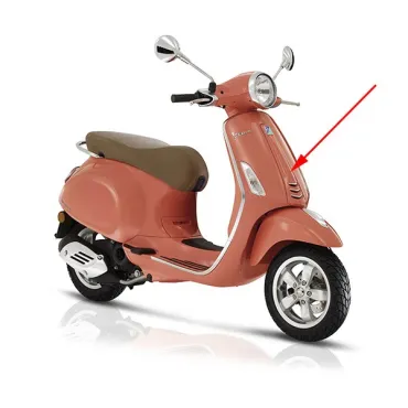 voorscherm Piaggio origineel midden roze 889/a past op primavera 1b000203000t9